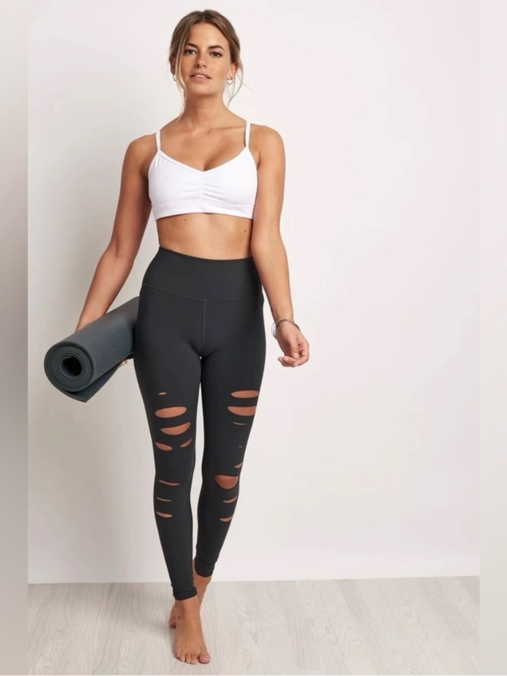 NWOT! ALO Yoga Ripped Warrior Black Leggings Size XS